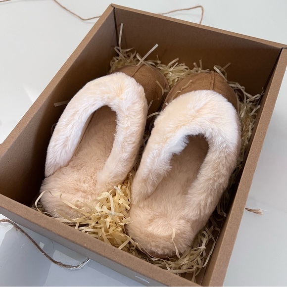 SLIPPERS | Cream & tan soft cushion clog style slip on faux fur lined suede shoe - Picture 8 of 15